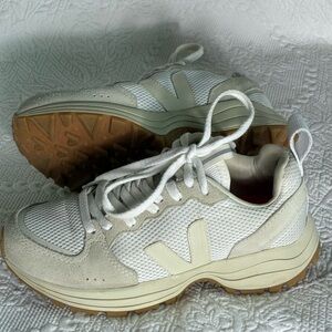 Veja Venturi Sneakers Size 7